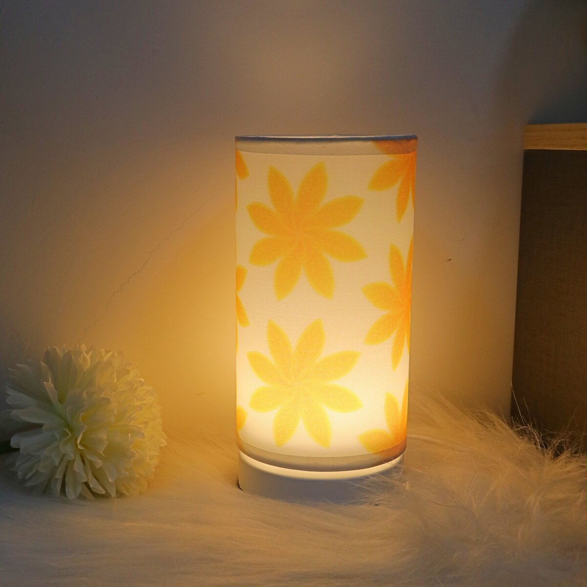 Minimalist Fabric USB Warm Light Bedside Desk Lamp
_voghion.com