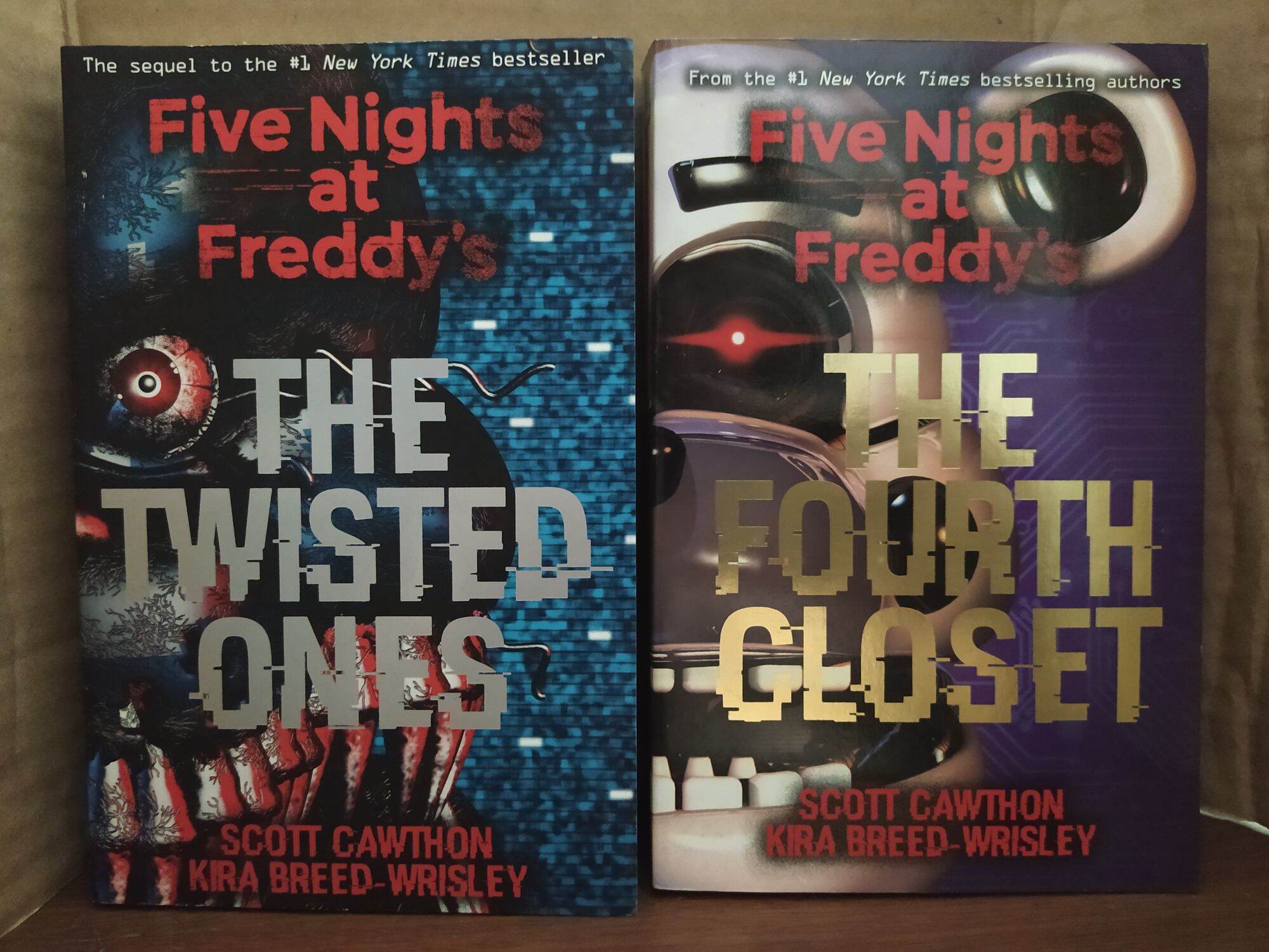 Clearance old stock – 2 Books - Five Nights at Freddys: Book 2 ISBN 9781338139303 & Book 3 ISBN 9781338139327 (Paperbacks) - Book 2 rated 4.27 & Book 3 rated 4.37 in Goodreads – Original Guaranteed Malaysia